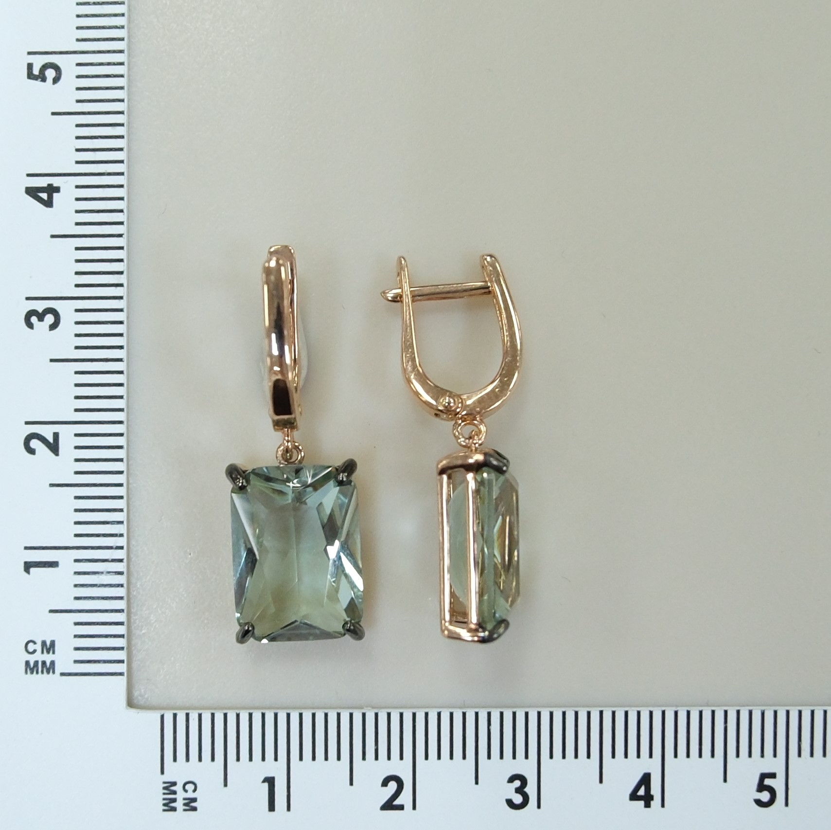Серебряные серьги с празиолитами